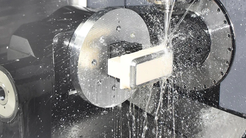 Mecanizado CNC de 3+2 ejes