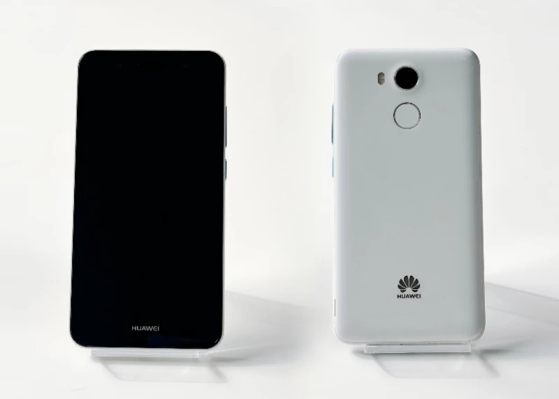 Prototipo de tel&eacute;fono con panel t&aacute;ctil